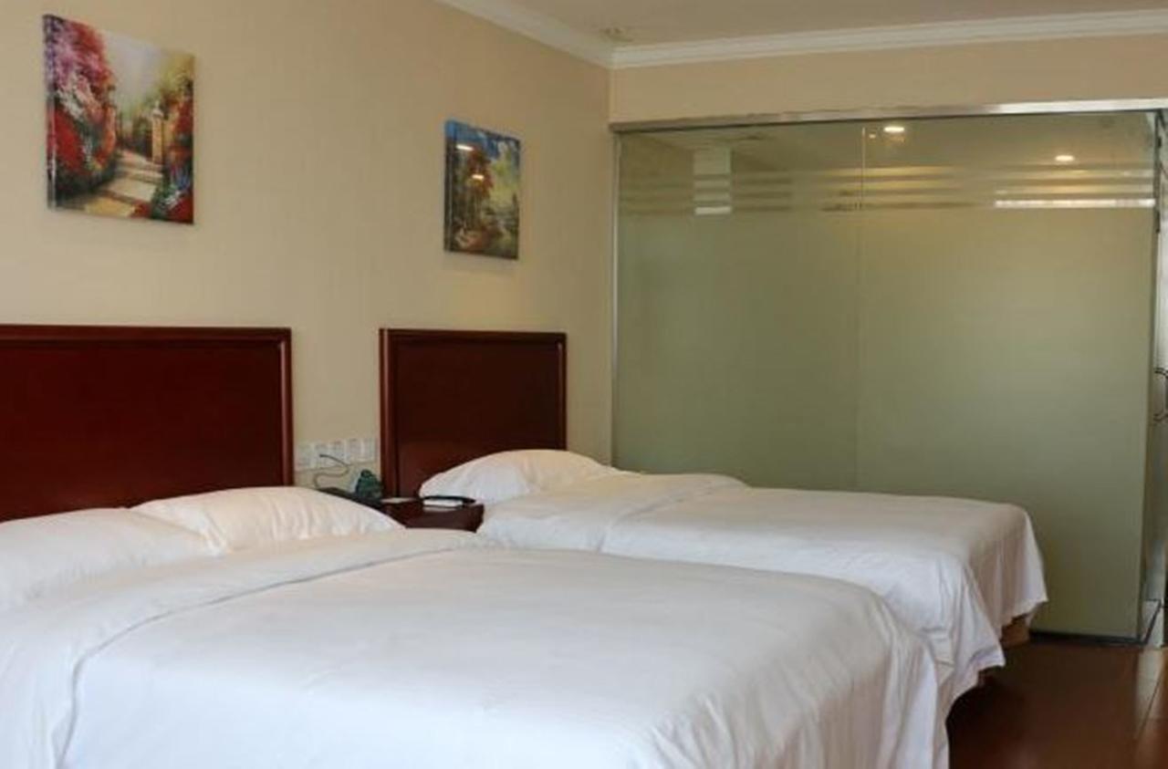 Greentree Inn Chongqing North Railway Station Express Hotel מראה חיצוני תמונה